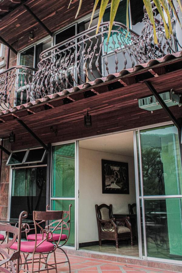 Hotel Plaza Garibaldi Caldas Bagian luar foto